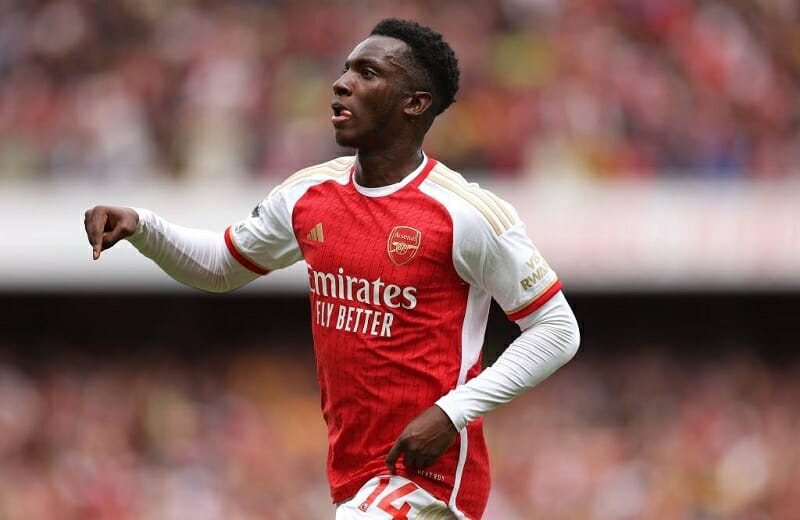 Nketiah ghi bàn đầu tiên cho Arsenal ở NHA 2023/24