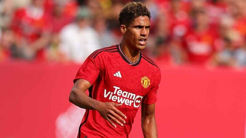 Raphael Varane không hài lòng với điều luật mới của NHA