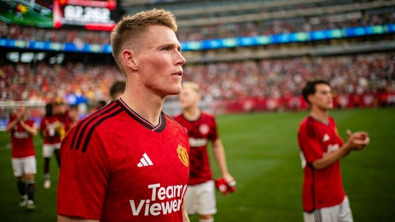 Roma nhắm Scott McTominay thay Nemanja Matic