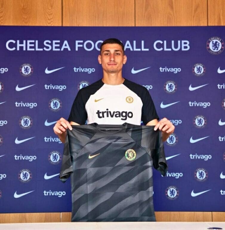 Petrovic ra mắt Chelsea.