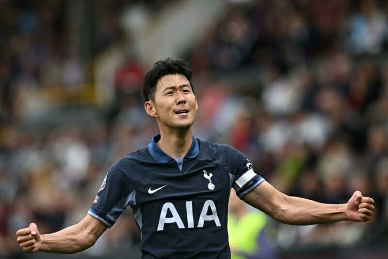 Son Heung-min là ngôi sao sáng nhất của trận đấu với một cú hattrick.