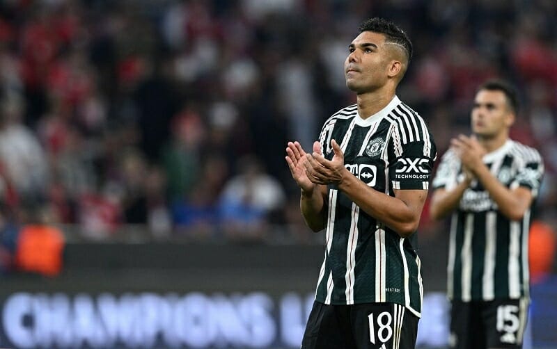 Casemiro lập cú đúp ở những phút cuối trận.