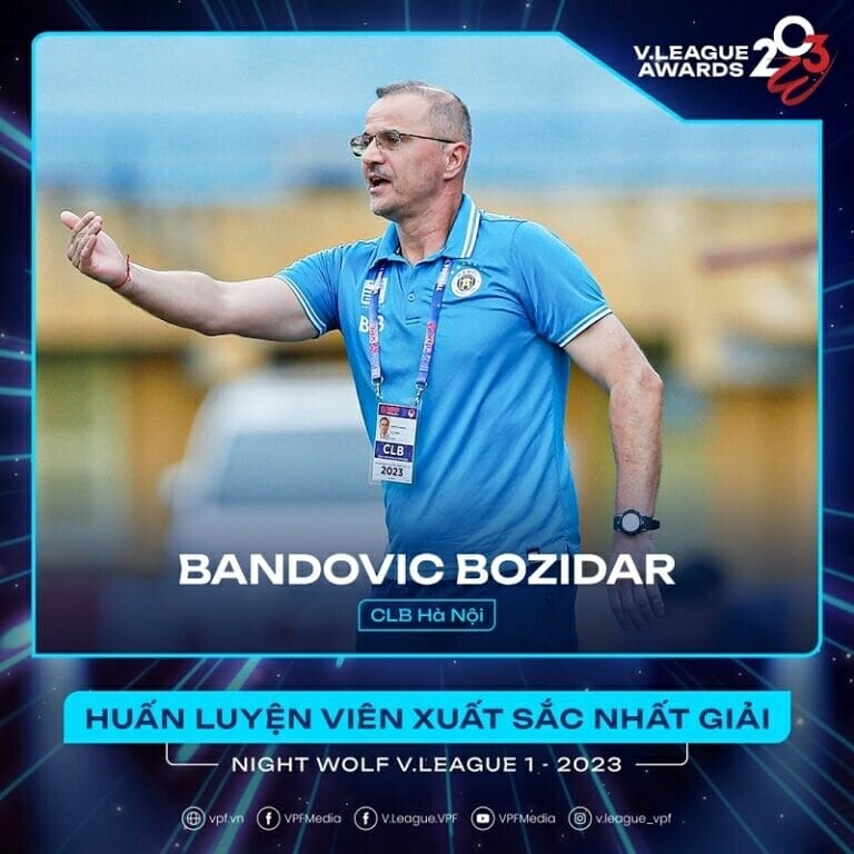 HLV Bozidar Bandovic nhận danh hiệu HLV xuất sắc nhất V-League 2023 (Ảnh: V.League).