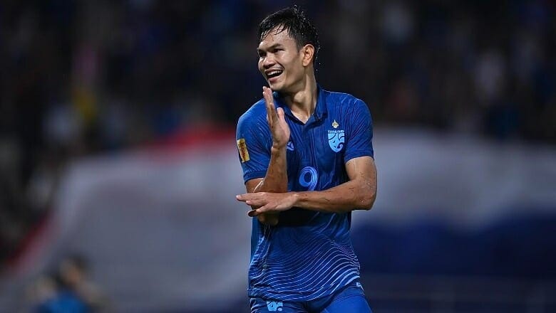 Màn ăn mừng thương hiệu của cựu chân sút ĐTQG Thái Lan