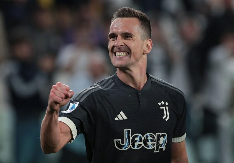 Milik trở thành người hùng của Juventus.