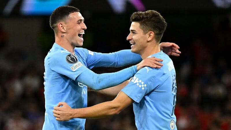 Man City quá khủng khiếp