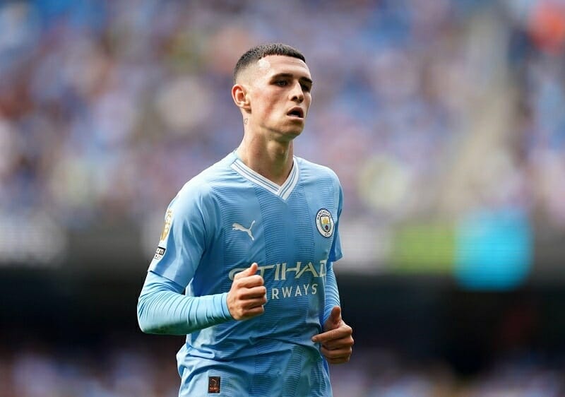 Phil Foden hoàn toàn có thể thi đấu tốt ở khu trung tuyến.