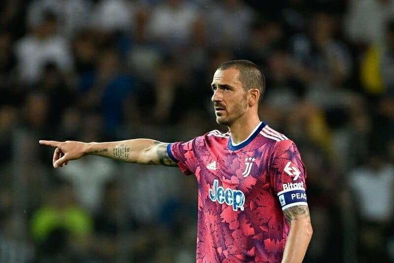 Bonucci sẽ khởi kiện Juventus.