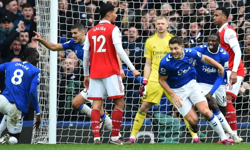 Everton thắng sốc Arsenal mùa trước