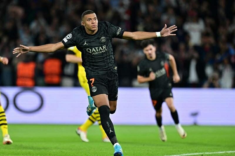 Mbappe ghi bàn mở tỷ số cho PSG