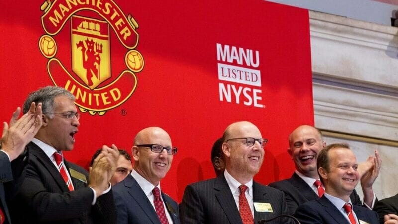 Nhà Glazers loại Man United khỏi thị trường