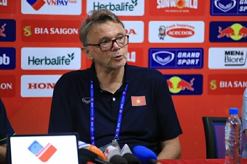 HLV Philippe Troussier hài lòng với màn thể hiện của đội tuyển Việt Nam trong đợt tập trung lần này. (Ảnh: Thethao247)