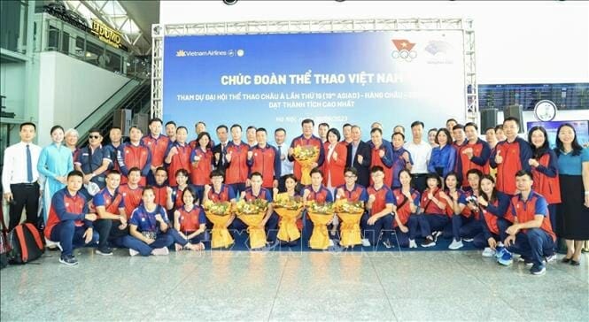 Đoàn thể thao Việt Nam lên đường sang Trung Quốc tham dự ASIAD 19. (Ảnh: Minh Quyết)