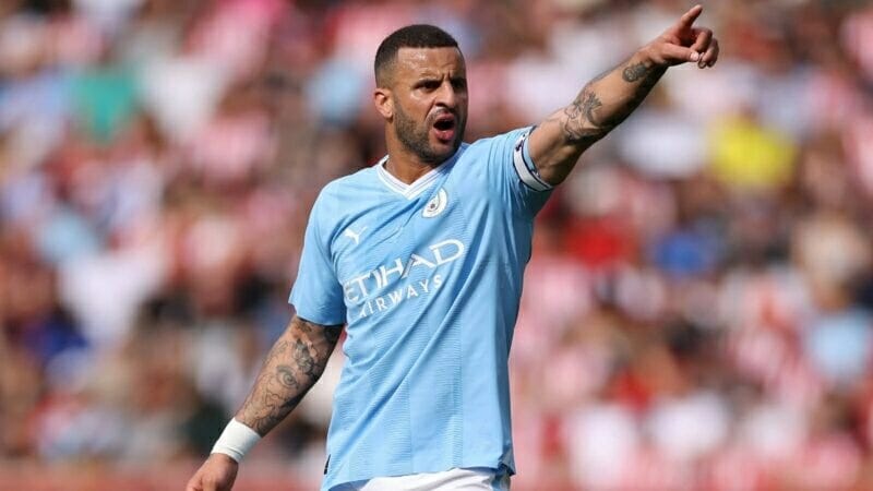 Kyle Walker quá bền bỉ và hoàn hảo cho Man City