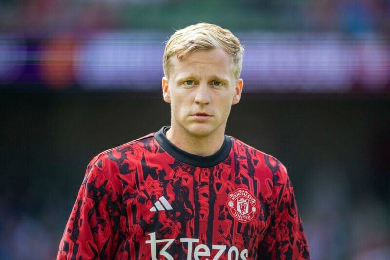 Donny van de Beek hi vọng có thể rời khỏi Man United trong mùa hè này.