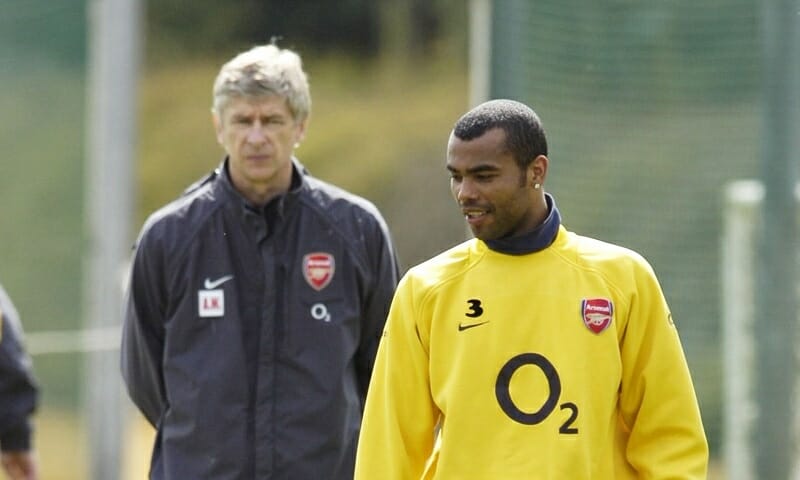 Wenger hối tiếc Ashley Cole