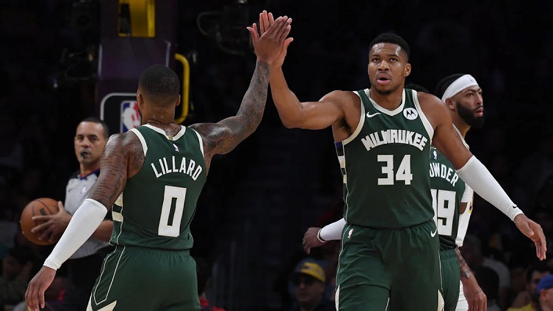 Bucks vừa hạ Los Angeles Lakers trong giai đoạn tiền mùa giải