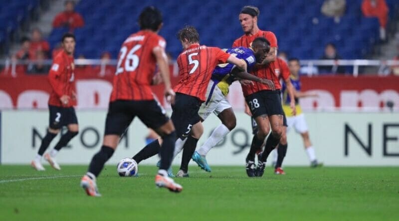 Hà Nội thua thảm Urawa Reds