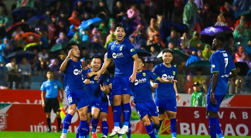 SLNA vừa có trận hòa trước Hà Tĩnh (Ảnh: Song Lam Nghe An Football Club).