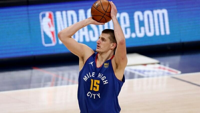 Jokic là ví dụ điển hình về định nghĩa 'gánh team'