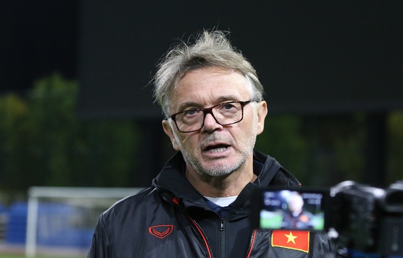 HLV Philippe Troussier được AFC vinh danh bên cạnh huyền thoại Brazil