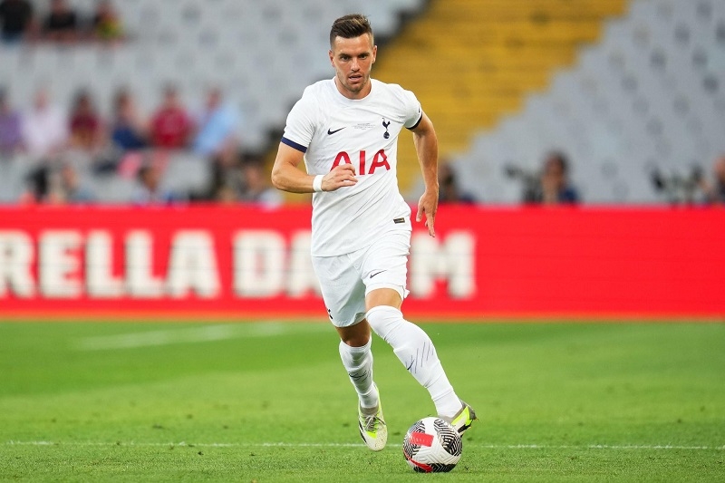 Giovani Lo Celso không cạnh tranh được suất đá chính tại Tottenham.