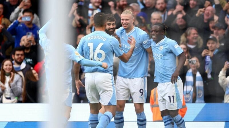 Man City tỏ ra quá mạnh tại bảng G