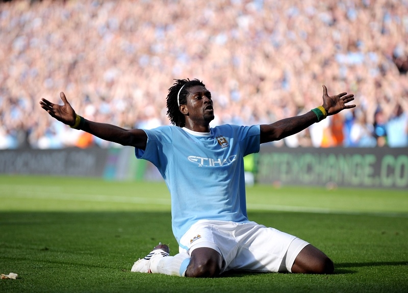 Màn ăn mừng năm nào của Adebayor