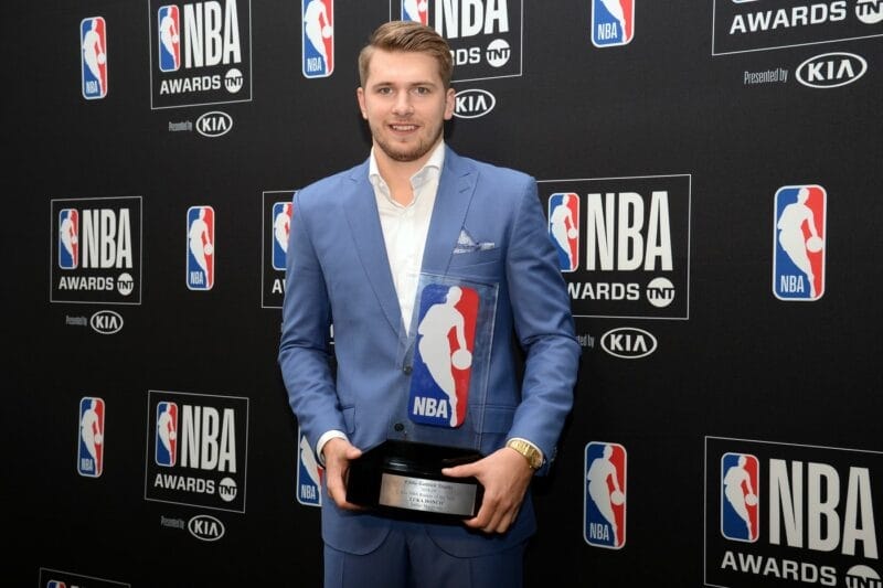 Doncic nhận giải Tân binh xuất nhất năm mùa 18/19