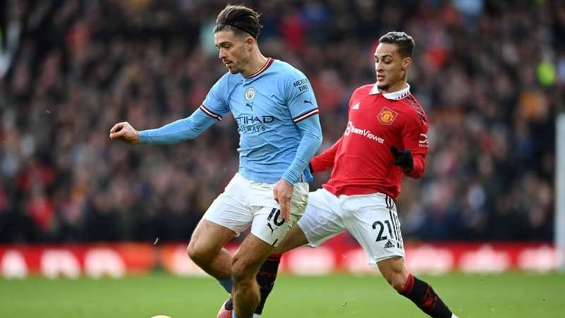 Merson cho rằng MU cần cẩn thận để tránh thua đậm Man City