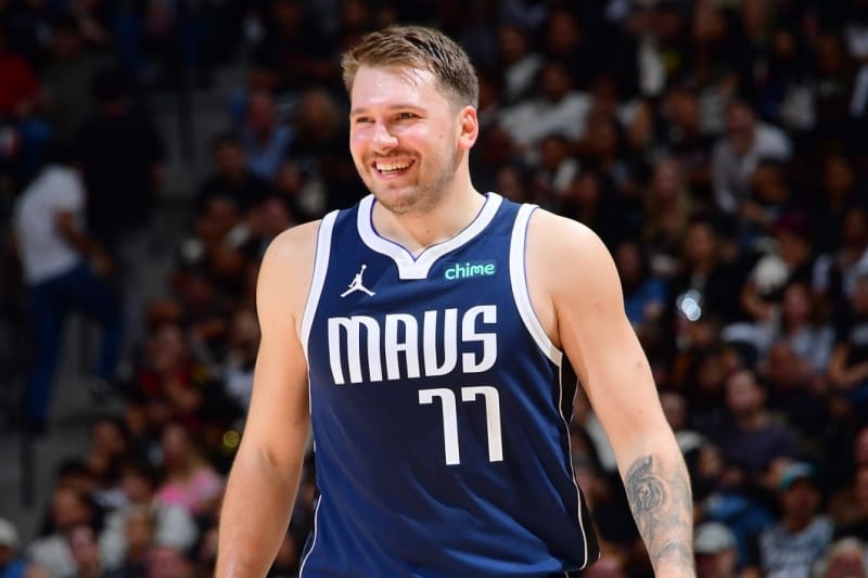 Dallas dù có Irving nhưng Doncic vẫn là ngòi nổ chính