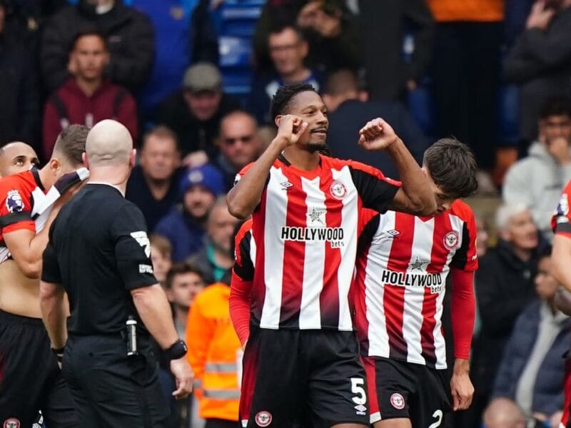 Brentford trừng phạt Chelsea ngay trên sân Stamford Bridge