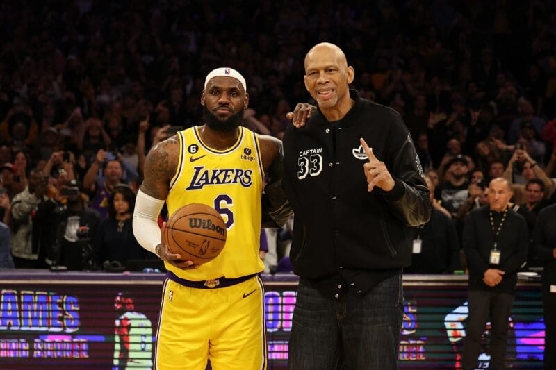 Lebron James và Kareem Abdul-Jabbar là những kỷ lục gia của NBA.