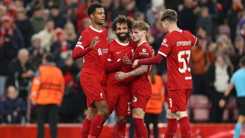 Mohamed Salah phá kỷ lục tồn tại 17 năm của Henry