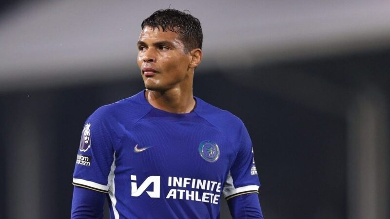 Thiago Silva chưa chốt tương lai tại Chelsea