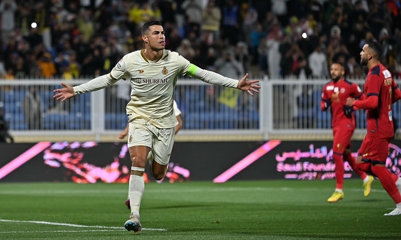 Ronaldo rực cháy ở tuổi 38. 