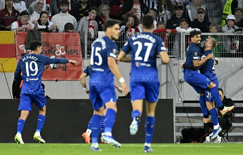 West Ham vừa hạ Freiburg