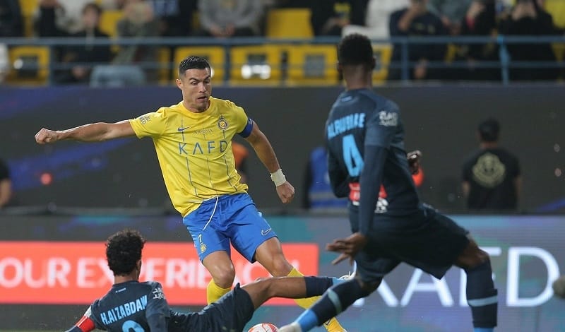 Kết quả bóng đá Al Nassr vs Al Akhdoud: Ronaldo thăng hoa, đội nhà áp sát ngôi đầu