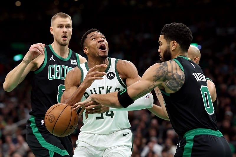 Nhập cuộc chậm, phòng thủ kém, Bucks dễ vỡ mộng tại NBA 2023/24