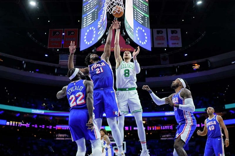 76ers (áo xanh dương) thắng Celtics