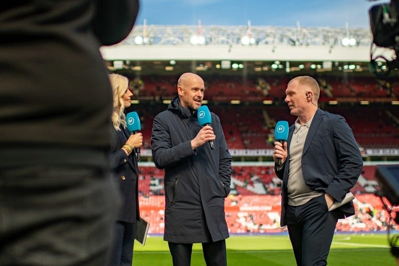 Paul Scholes cho rằng Erik ten Hag đang không gặp may.