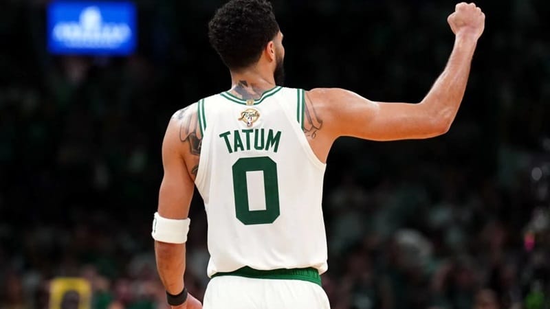 Tatum vượt mốc 10.000 điểm tại regular season