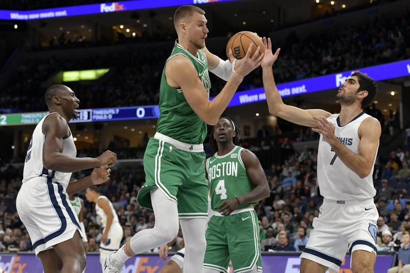 Sao Celtics block thần sầu, trải lòng về hành động khiêu khích cầu thủ Grizzlies