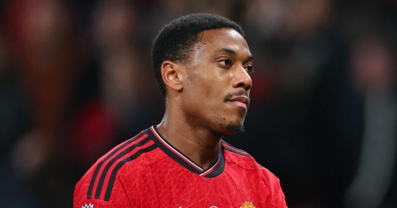 Trở lại Man Utd, Martial cũng thi đấu vô cùng nhờ nhạt trong những lần hiếm hoi được trao cơ hội