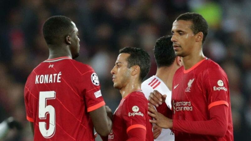 Matip giàu kinh nghiệm nhưng Konate có sức mạnh để đấu Doku.