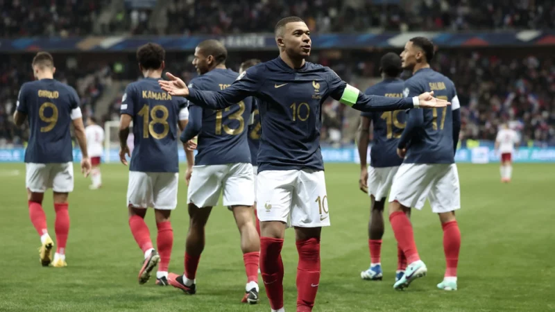 Mbappe đi vào lịch sử trong ngày Pháp thắng 14-0