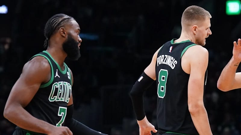 Brown và Porzingis giúp Celtics tấn công biến hóa