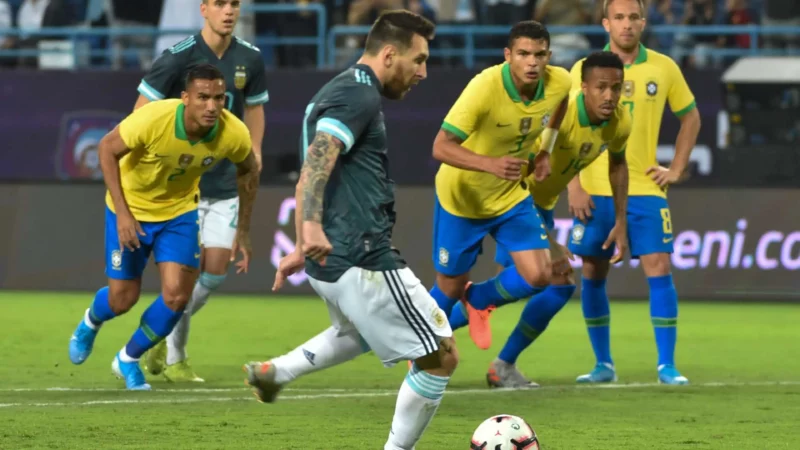 Argentina có thể khiến Brazil nhận thất bại đầu trên sân nhà ở vòng loại World Cup