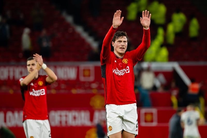 Victor Lindelof cho rằng Man United luôn là tâm điểm của sự chú ý.