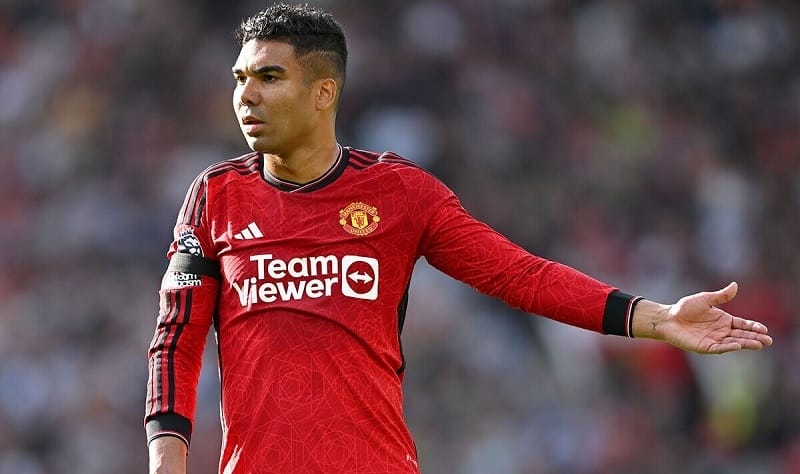 Casemiro đang ngồi ngoài vì chấn thương